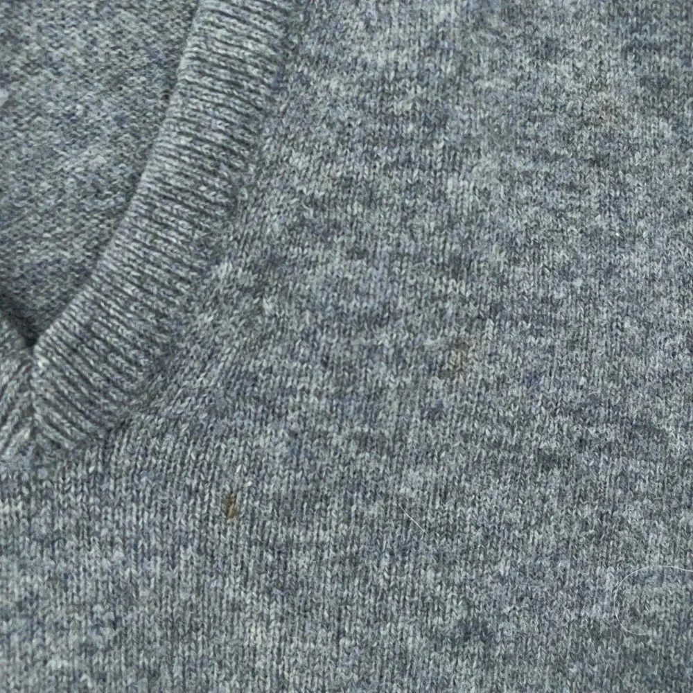 L.L. Bean Sweater Vest FITS S/M Gray 100% Lambswool Knit V Neck Made in England‎